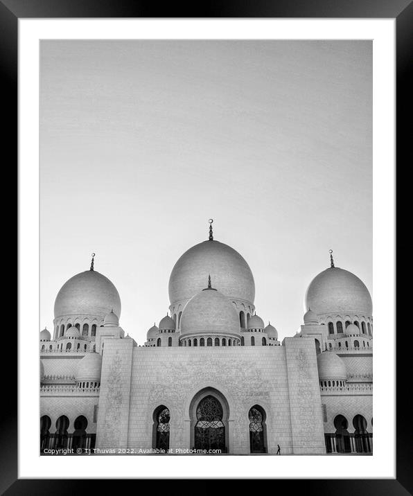 Sheikhzayed mosque Framed Mounted Print by Tj Thuvas