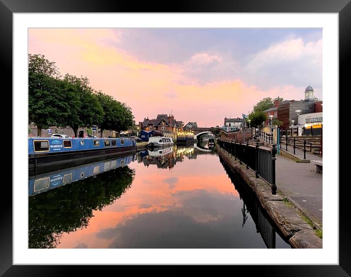 Sunset on busy canal Framed Mounted Print by Leonard Hall