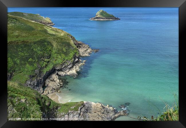 A low tide bay, Pentire, Cornwall, UK Framed Print by  Garbauske