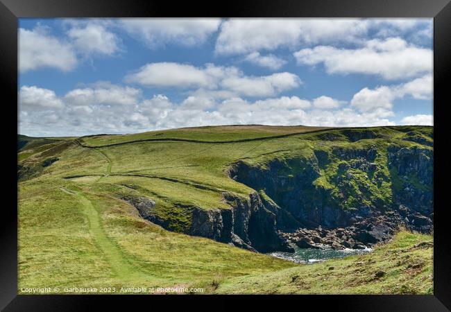 A walking path in Pentire, Cornwall  Framed Print by  Garbauske