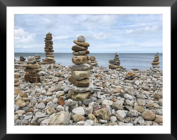 Pebble beach at Moelfre Framed Mounted Print by Gemma De Cet