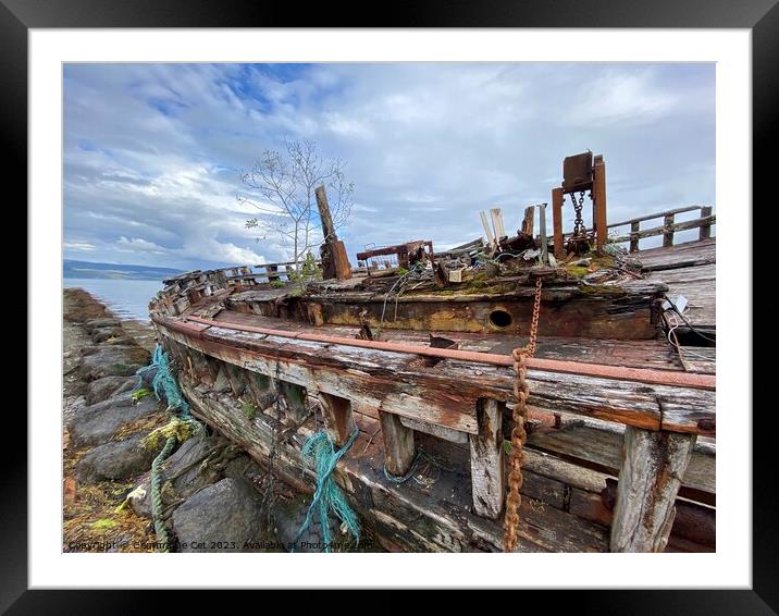 Salen Bay Shipwreck Framed Mounted Print by Gemma De Cet