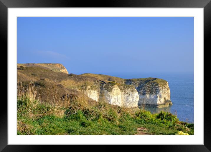 Selwicks Bay Flamborough East Yorkshire Framed Mounted Print by Steve Smith