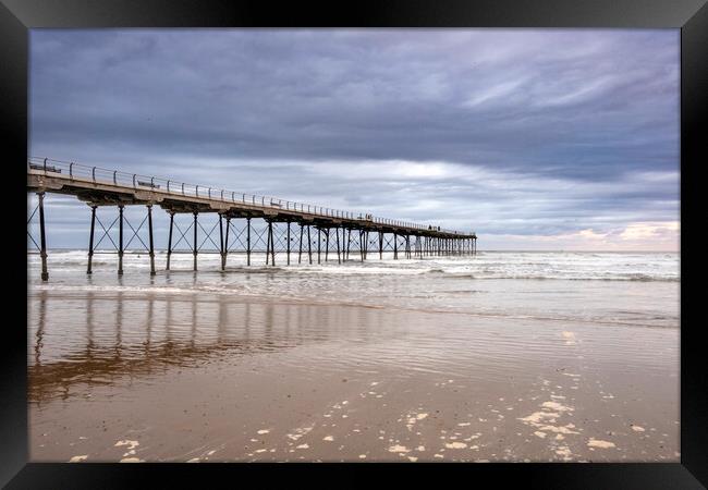 Saltburn By The Sea Framed Print by Steve Smith