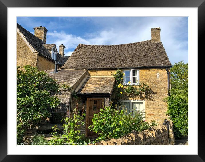 Wishing well cottage Bourton on the water. Framed Mounted Print by Martin fenton