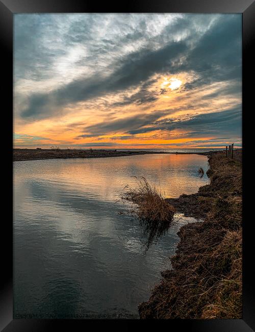 Sunrise over River Elliot Framed Print by Gary Wolecki