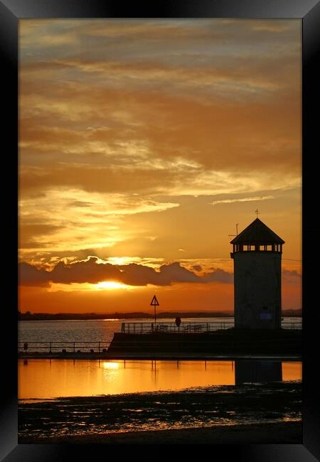Sunset over the Batemans Tower in Brightlingsea essex at sunset  Framed Print by Tony lopez