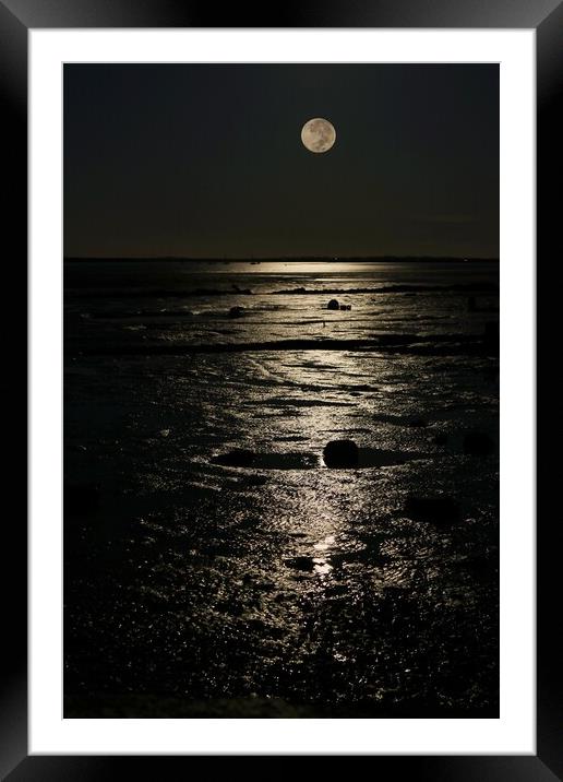 Full moon down over the Brightlingsea Creek  Framed Mounted Print by Tony lopez