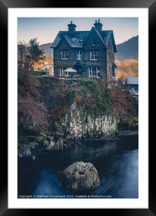 Old Riverside House Framed Mounted Print by Matthew McCormack