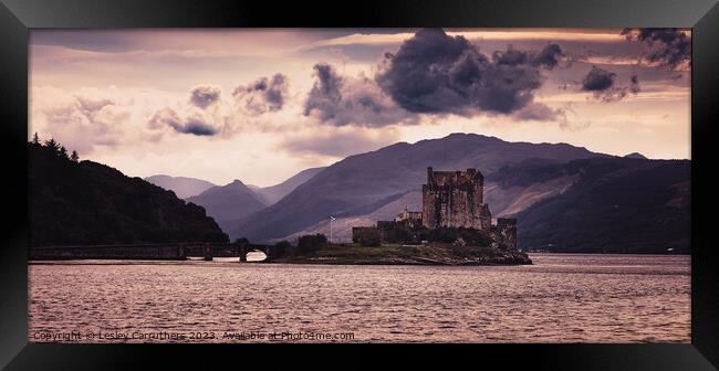 Eilan Donan Castle Framed Print by Lesley Carruthers