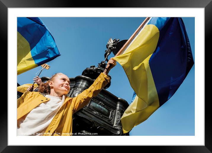 London Stands With Ukraine #2 Framed Mounted Print by Mark Phillips