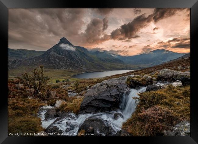 Tryfan mountain sunset , snowdonia , eryri  Framed Print by Mike McMahon