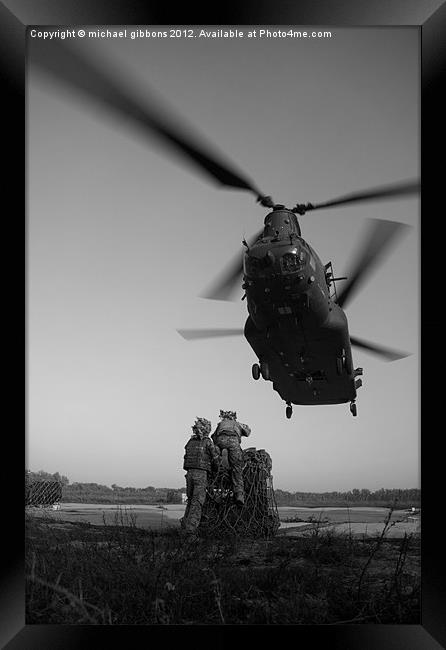 chinook helicopter Framed Print by mick gibbons