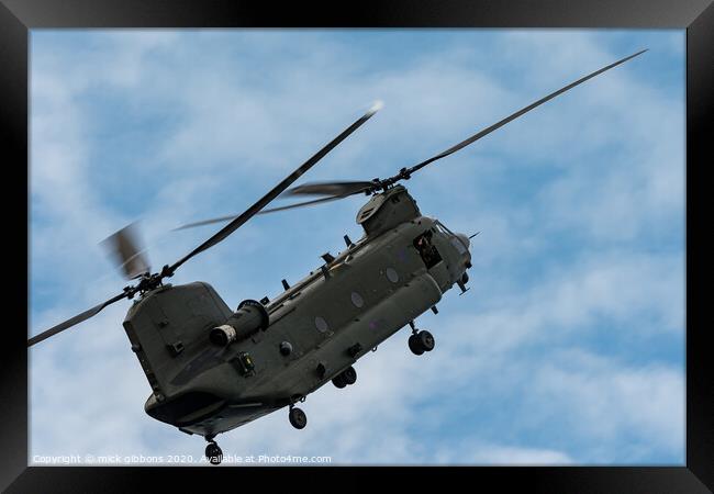 The Chinook aircraft Bournemouth Air show. Framed Print by mick gibbons