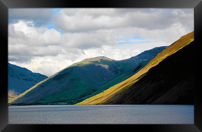 Lingmell and The Screes descend into Wastwater. Framed Print by Kleve 
