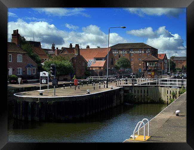 River Trent at Newark Framed Print by Geoff Pickering