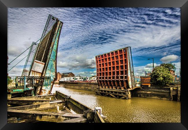 Scott Street Bridge Hull Framed Print by Martin Parkinson