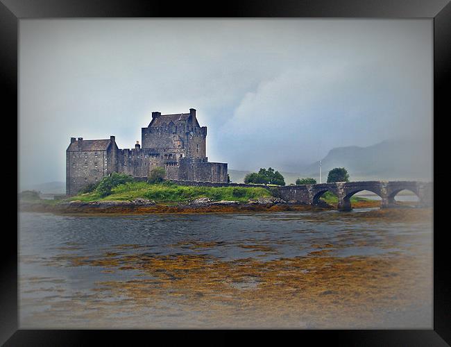 Eilean Donan Castle, Scotland. Framed Print by Aj’s Images