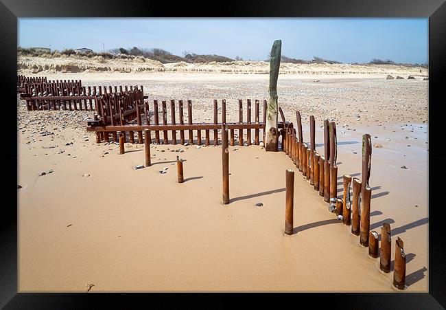 Caister Beach Groyne Framed Print by Stephen Mole