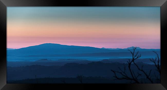 Dawn in Tuscany Framed Print by Stephen Mole
