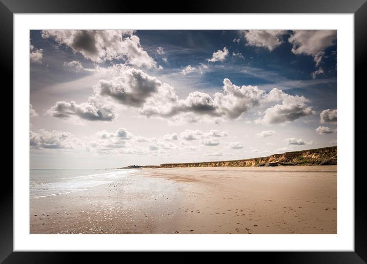 Beach and sky at Happisburgh Framed Mounted Print by Stephen Mole