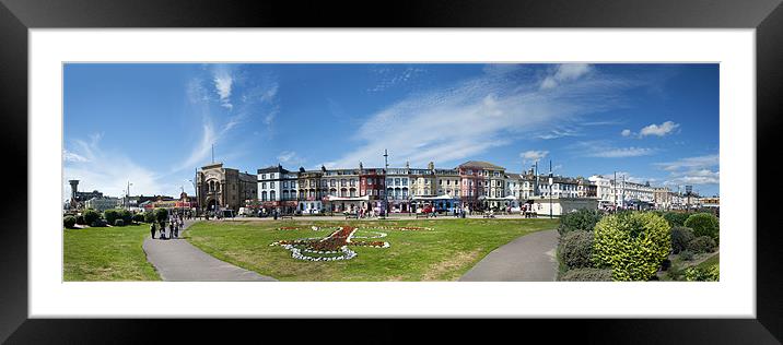 Marine Parade, Gt Yarmouth Framed Mounted Print by Stephen Mole