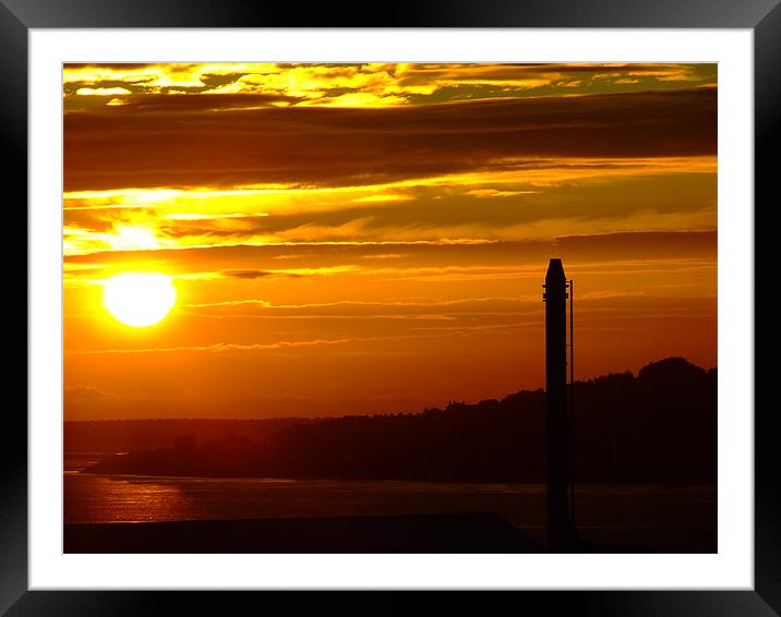 Dundee sunrise over the bay Framed Mounted Print by Dave Wyllie