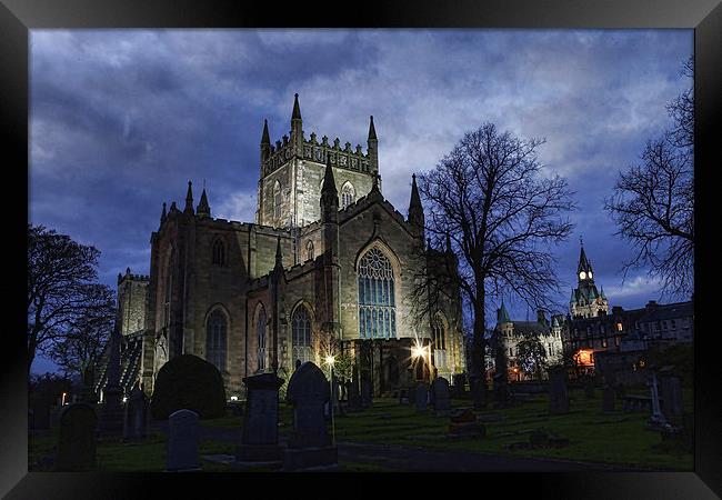 Dunfermline Abbey at night Framed Print by Andrew Beveridge