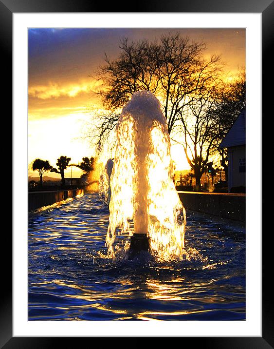 Fountain at sundown Framed Mounted Print by Rob Hawkins