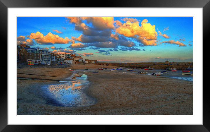 St Ives beach Framed Mounted Print by Rob Hawkins