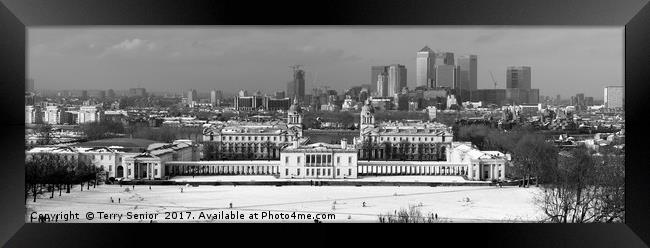 Panaramic view Canary Wharf taken from Greenwich O Framed Print by Terry Senior