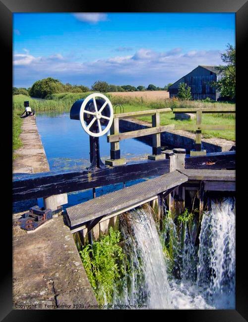 Walbutt Lock, Pocklington Canal Framed Print by Terry Senior