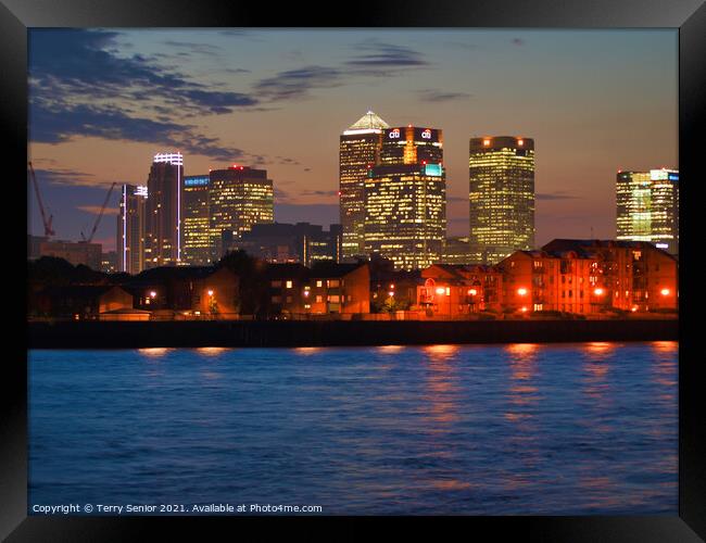 Isle of Dogs Canary Wharf the River Thames at Dusk Framed Print by Terry Senior