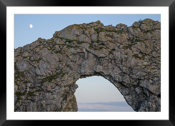 Under the rising moon Framed Mounted Print by Ian Middleton