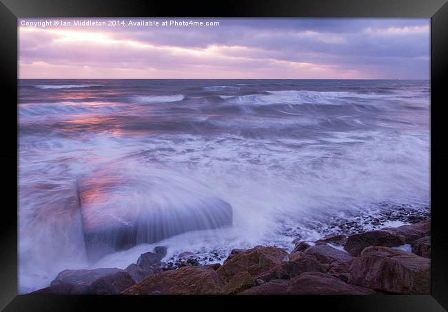 Ballyconnigar Strand at dawn Framed Print by Ian Middleton