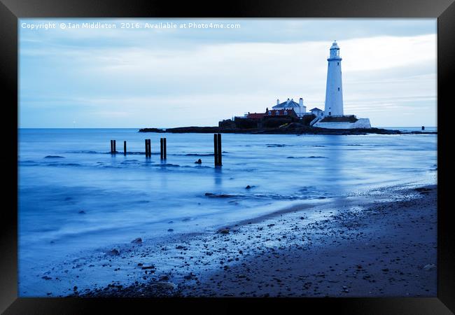 Saint Mary's Lighthouse at Whitley Bay Framed Print by Ian Middleton