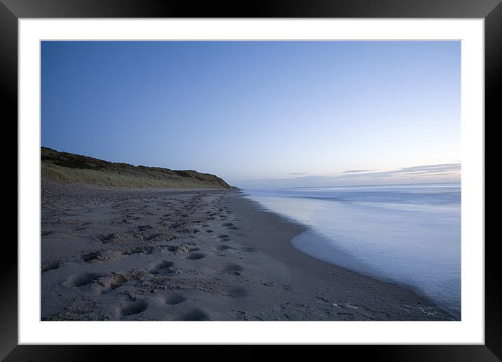 Ballynaclash beach at dawn Framed Mounted Print by Ian Middleton