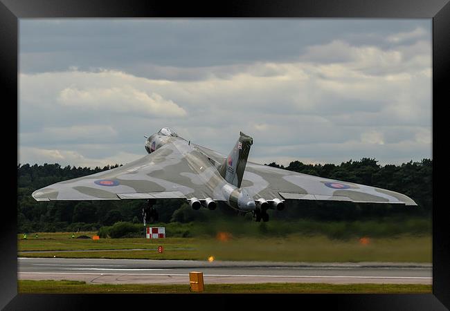  Vulcan bomber XH558 at Farnborough Framed Print by Oxon Images