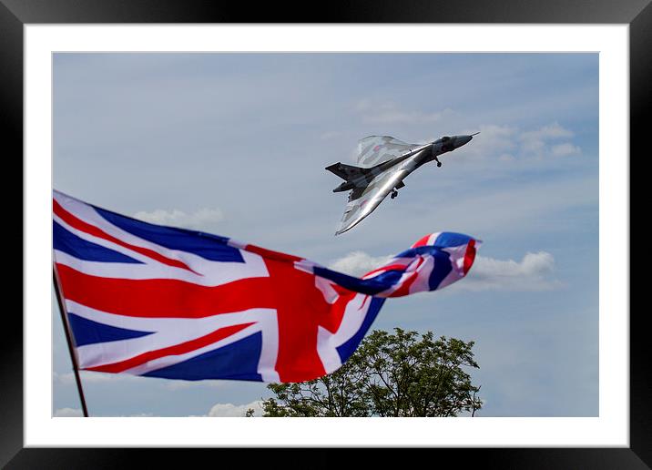 Vulcan XH558 final display at RIAT Framed Mounted Print by Oxon Images