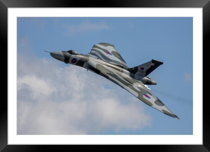 Avro Vulcan bomber XH558 Framed Mounted Print by Oxon Images