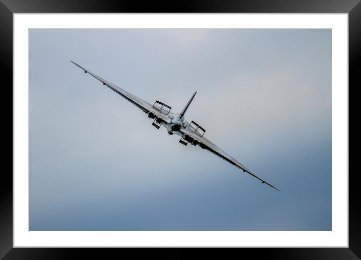 Avro Vulcan bomber XH558 RIAT Framed Mounted Print by Oxon Images