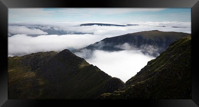 Striding Edge Framed Print by Simon Wrigglesworth