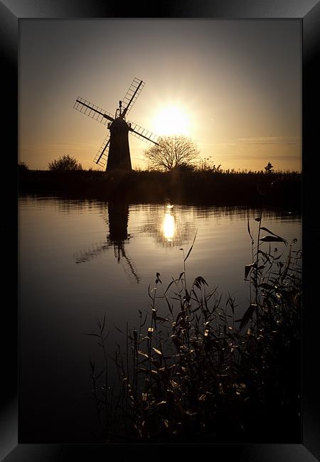 Windmill on river Thurne Framed Print by Simon Wrigglesworth