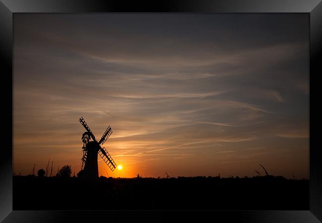 Windmill sunset Framed Print by Simon Wrigglesworth
