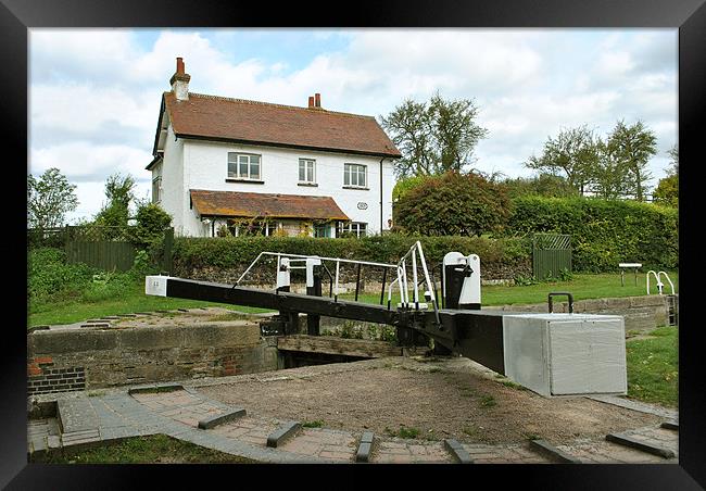 Lock 44, Marsworth Framed Print by graham young