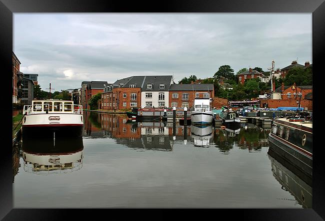 Diglis Basin Framed Print by graham young