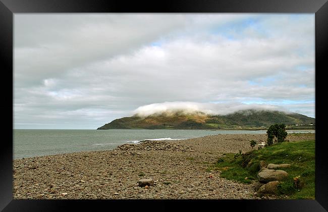 Porlock Beach  Framed Print by graham young