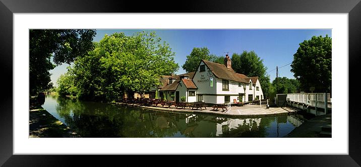 The Three Horseshoes at Winkwell Framed Mounted Print by graham young