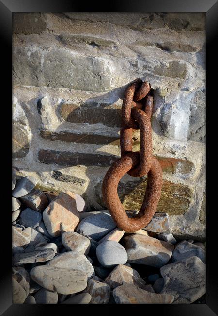 Old Mooring Chain Framed Print by graham young