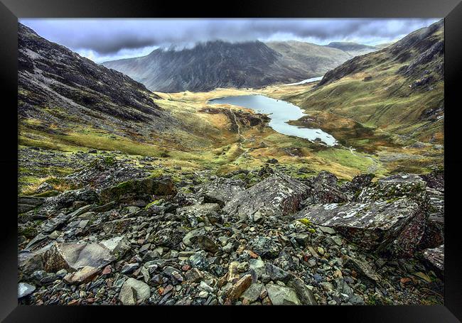 llyn idwal from the Devil's Kitchen Framed Print by Tony Bates